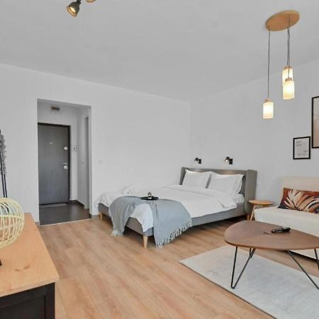 Serene Retreat - Beautifully Designed Studio Бухарест Экстерьер фото