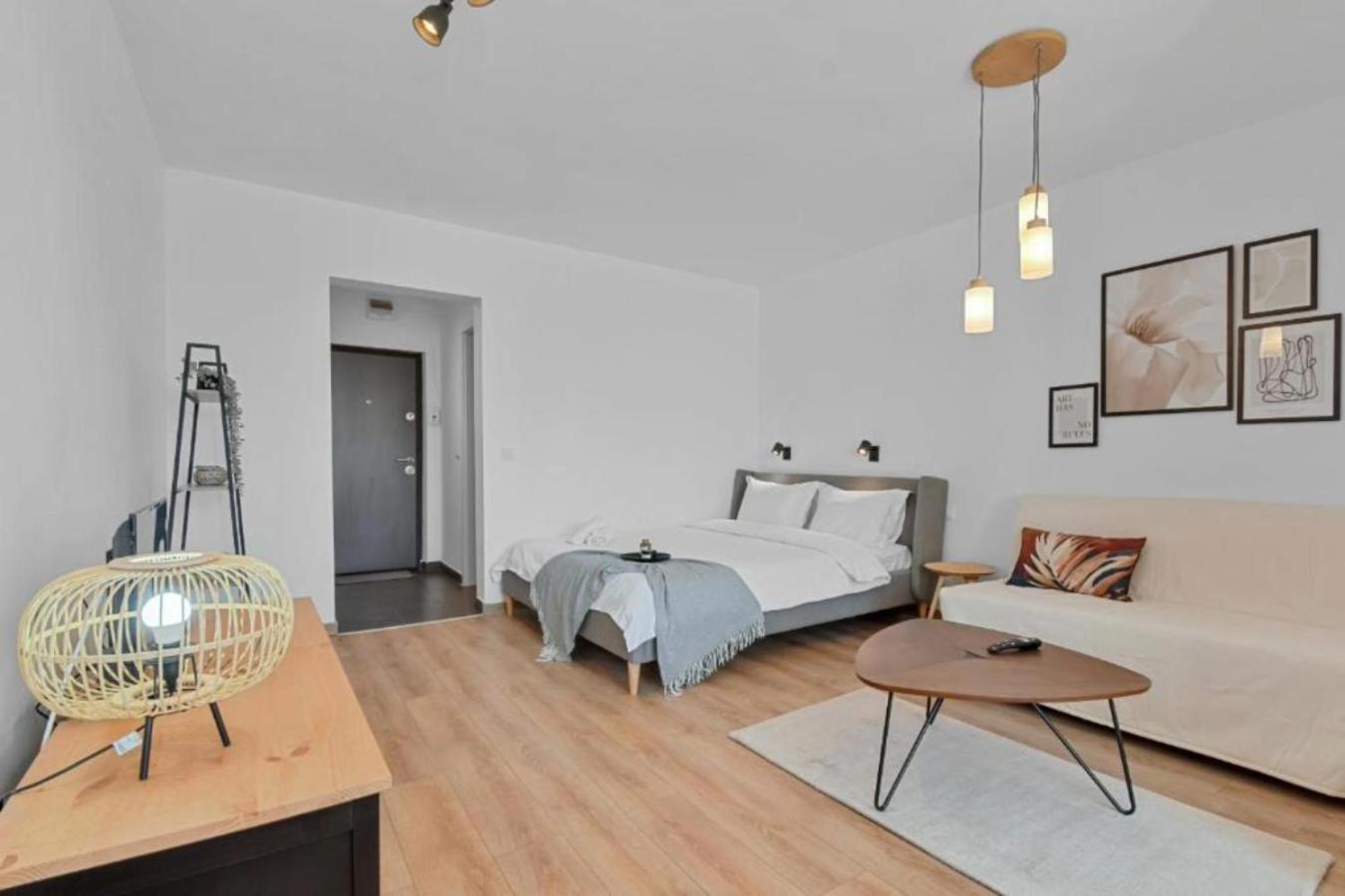 Serene Retreat - Beautifully Designed Studio Бухарест Экстерьер фото